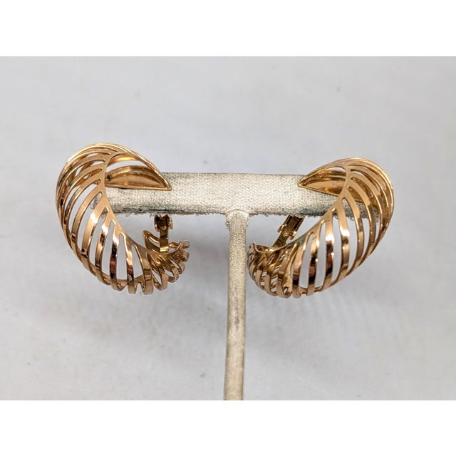 Napier Vintage 1968 Signed Napier Goldtone Slatted Hoop Clip Earrings, Vogue Ad Piece-2 Pieces For Sale - Image 4 of 11