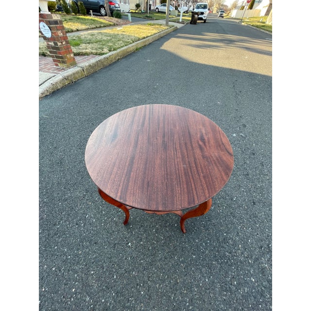 Antique Queen Ann Two-Tier Occasional Round Side Table For Sale In Philadelphia - Image 6 of 7