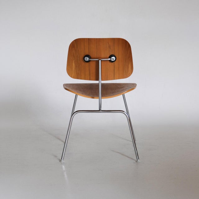 2000 - 2009 DCM Plywood Chair by Charles & Ray Eames for Herman Miller For Sale - Image 5 of 18