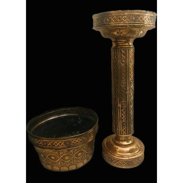Early 20th Century Copper Hand Etched Pot Jardinière With Pedestal For Sale In Miami - Image 6 of 12