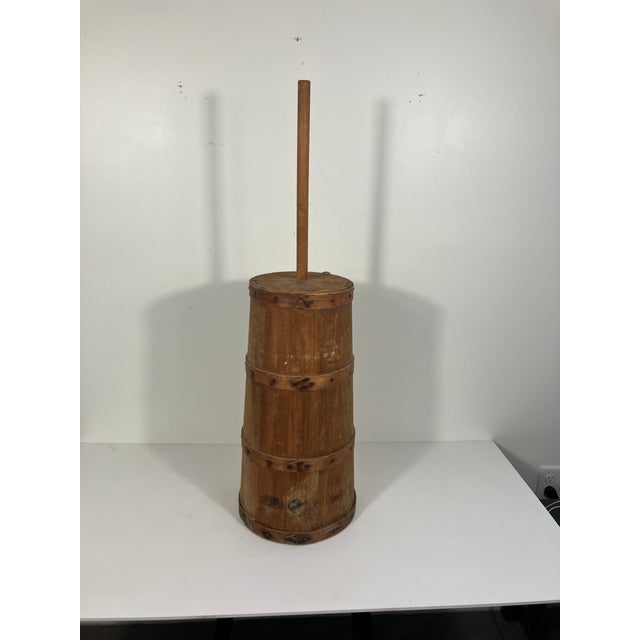 American Antique Wood Butter Churn With Lid & Dasher – Late 1800s to Early 1900s For Sale - Image 3 of 10
