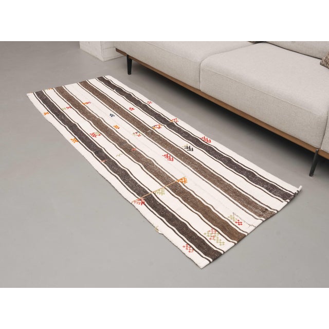 Textile 1970s Vintage Handmade Wool Cotton White Runner Rug For Sale - Image 7 of 11