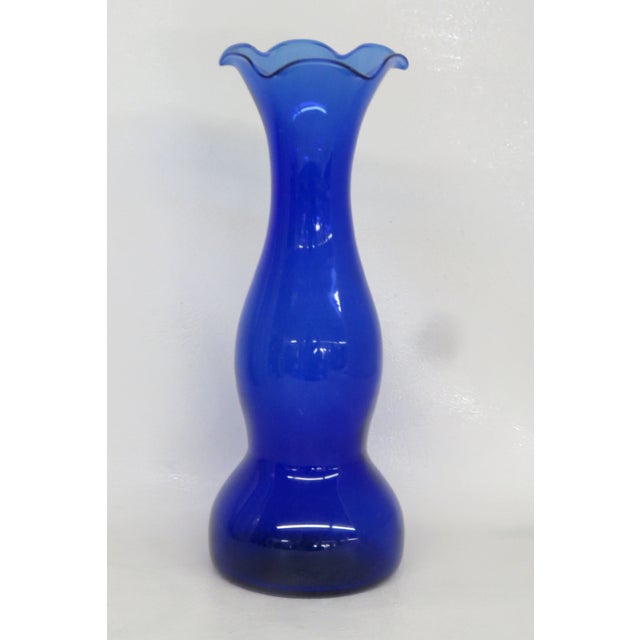 Mid-Century Modern Cobalt Blue Vase Curved With Ruffled Edge Vintage Decorative Art Glass 4743b For Sale - Image 3 of 10