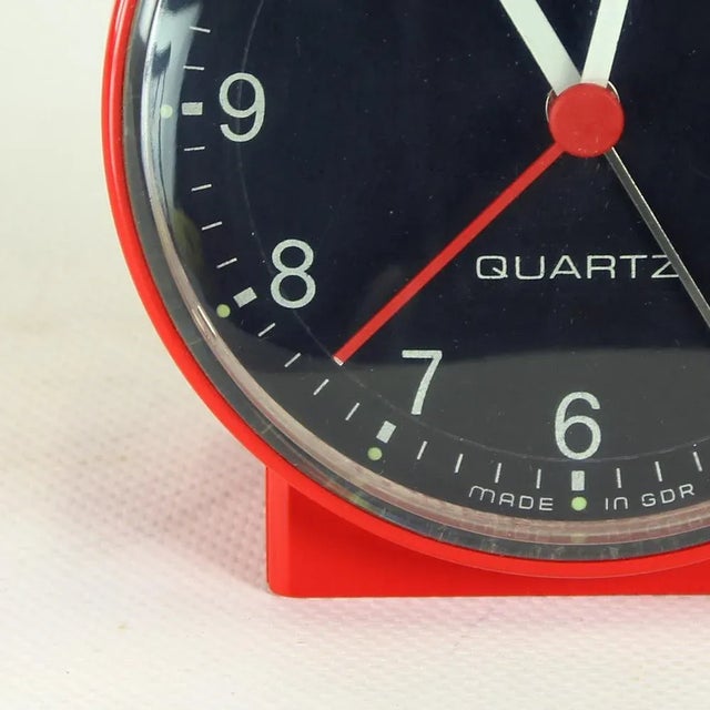 1970s Vintage Alarm Clock in Red Plastic from Ruhla, GDR, 1970s For Sale - Image 5 of 8