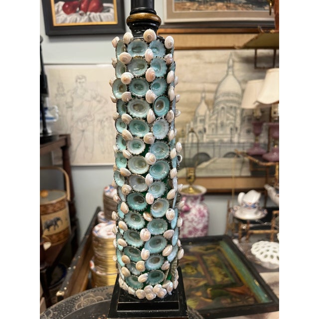 Early 20th Century French Neoclassical Painted and Shell Encrusted Lamp For Sale In New York - Image 6 of 11