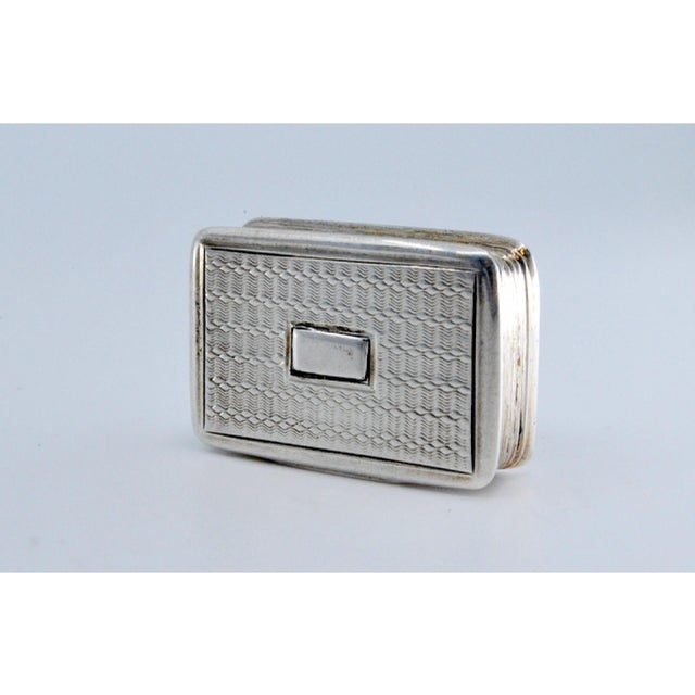 William IV Silver and Gold Vinaigrette Box with Engravings For Sale - Image 6 of 9