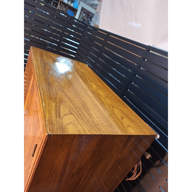 1970s 1970s Drexel Heritage Consensus Pecan Illuminated Bar Cabinet For Sale - Image 5 of 12