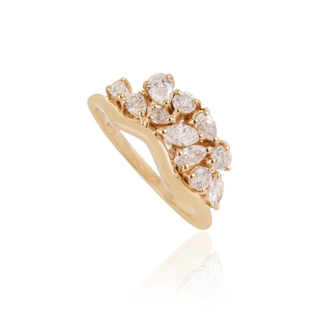 VR Jewels Modernist Natural Diamond Cluster Pinky Ring Size 5 in 14k Yellow Gold For Sale - Image 4 of 17