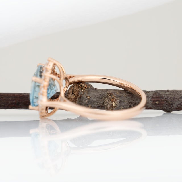 3.1Ct Aquamarine Ring With Natural Diamonds Accents: Solid 14k Gold, Size 6.75 For Sale - Image 4 of 7