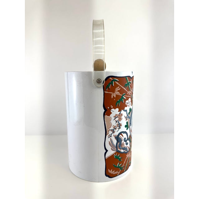 Plastic 1960s Mid-Century Georges Modern Briard Lidded Ice Bucket With Lucite Handle Chinoiserie Motif For Sale - Image 7 of 12