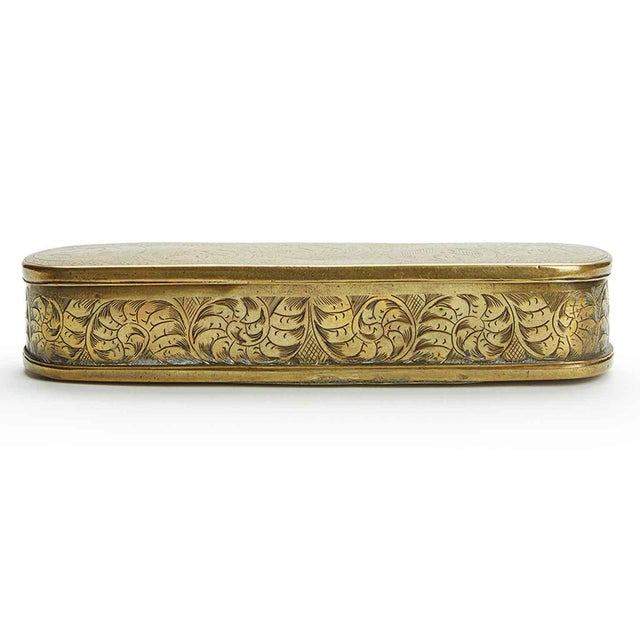 Dutch Engraved Brass Snuffbox, 1700 For Sale - Image 5 of 18