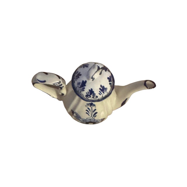 Vintage Delfts Blauw by Holland Blue and White Teapot. This piece features traditional Delfts style of blue and white...