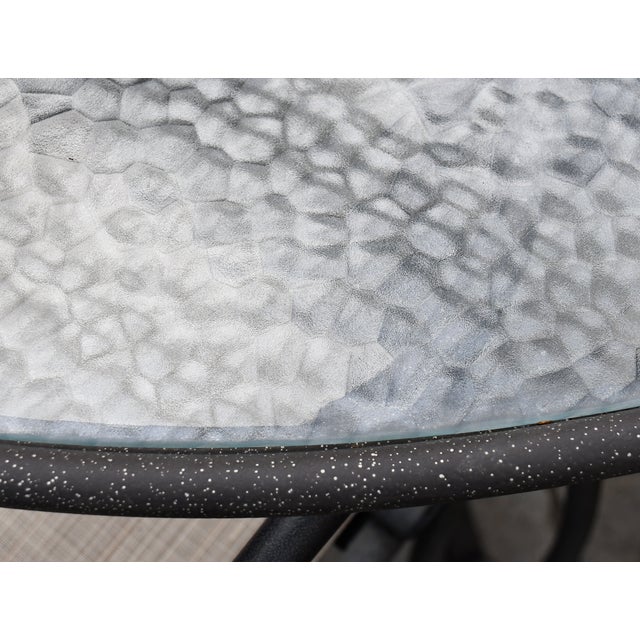 2000 - 2009 Early 21st C. Brown Jordan “Roma Sling” Aluminum Outdoor Patio Table & 6 Chairs For Sale - Image 5 of 11