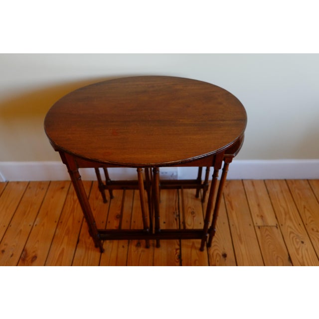 Tall Mahogany Oval Nesting Tables, England, 1900s, Set of 3 For Sale - Image 6 of 14