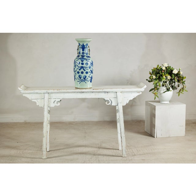 19th Century Large Chinese Blue and White Porcelain Vase with Hand-Painted Motifs For Sale - Image 5 of 12