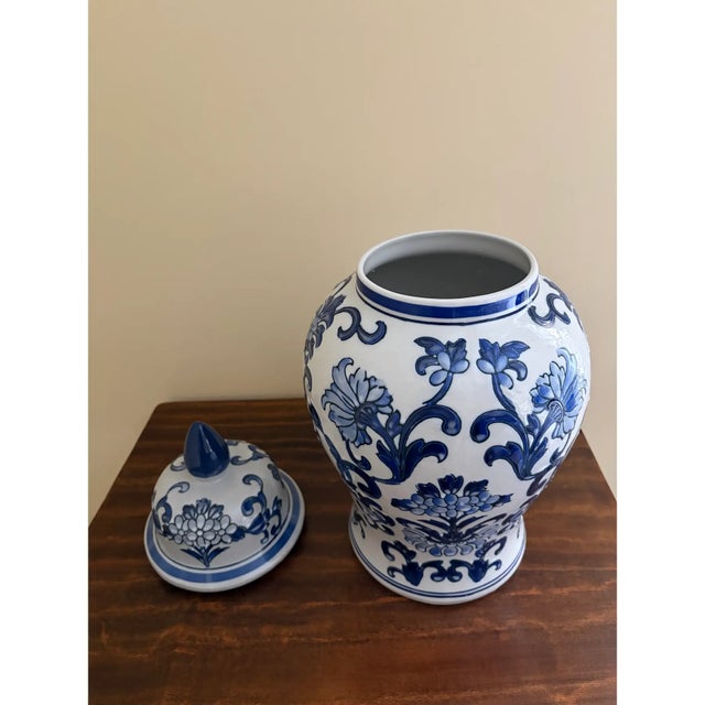 Blue Chinoiserie Large Blue and White Porcelain Ginger Jar For Sale - Image 8 of 8