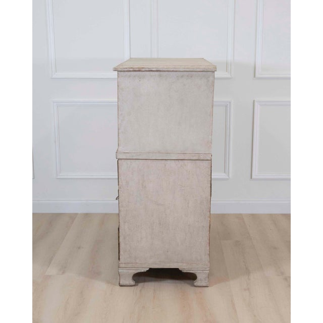 Wood An antique Swedish bureau in antique white. For Sale - Image 7 of 10