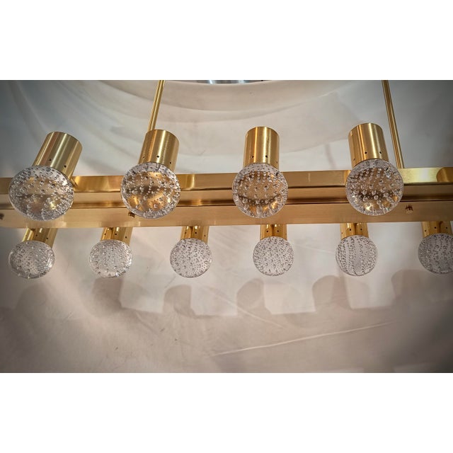Mid-Century Modern Transparent Murano Glass and Brass Chandelier with Pendants, 2000s For Sale - Image 3 of 10