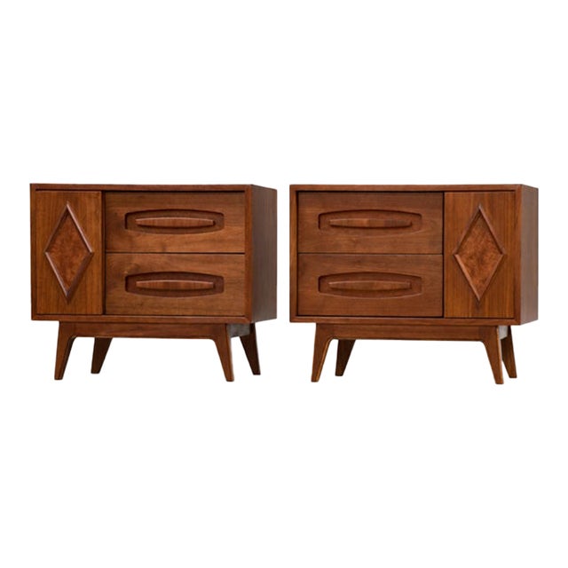 1960s Pair of Refinished Walnut and Burl Nightstands by Young Manufacturing - A Pair For Sale