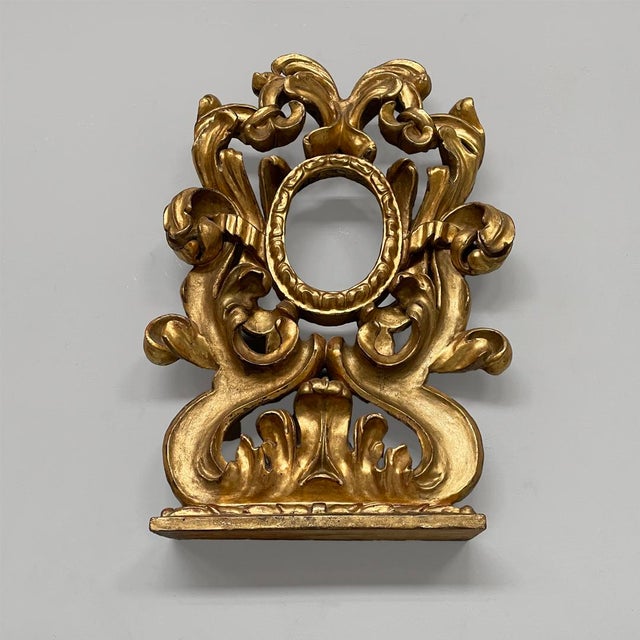Italian Giltwood Frame with Decorations, 1800s For Sale - Image 4 of 12