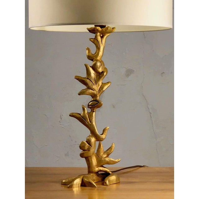 French Sculptural Golden Lamp by Georges Mathias for Fondica, 1980s For Sale - Image 4 of 9