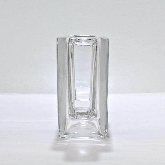 Art Deco Baccarat Twin-Handled Glass or Crystal Vase For Sale In Philadelphia - Image 6 of 10