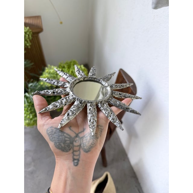 Small Brutalist Round Sunburst Mirror in Hammered Metal, 1950s For Sale - Image 11 of 18