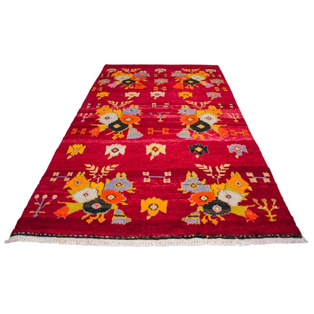 Originating from the renowned weaving enclave of Güney within the Denizli province of Aegean Anatolia, this exceptional...