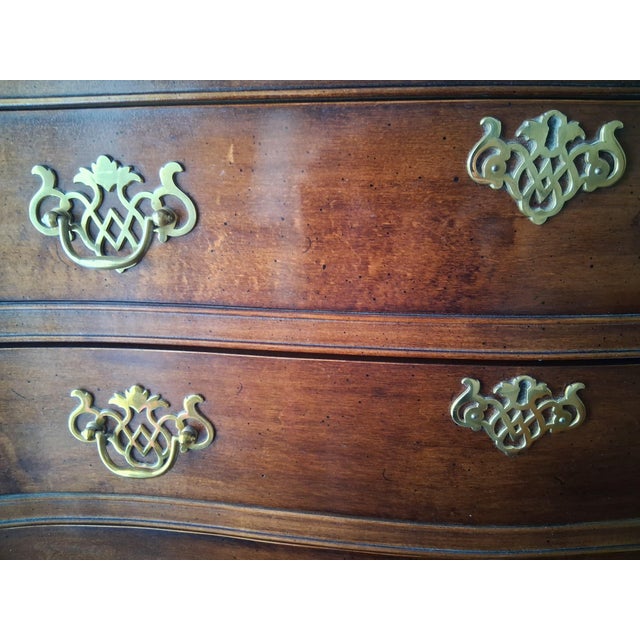 Sienna Vintage Mid-Century Chippendale Style Mahogany Serpentine Tall Chest of Seven Drawers For Sale - Image 8 of 9