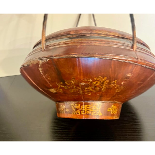 Antique Chinese Wedding Basket / Lidded Carrying Basket – Circa 1890–1915 – Not a Modern Reproduction For Sale - Image 4 of 9