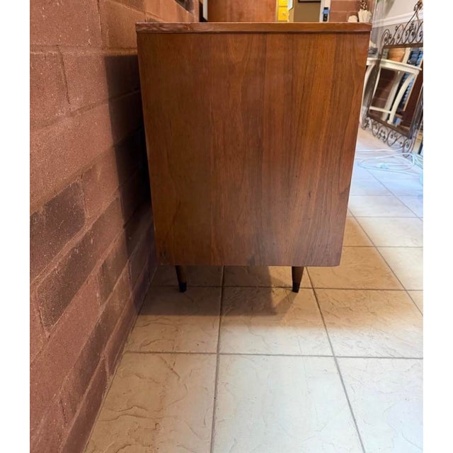 Brown Kroehler Custom Crafter Walnut Credenza, Mid-Century Modern, MCM Circa 1960s For Sale - Image 8 of 12