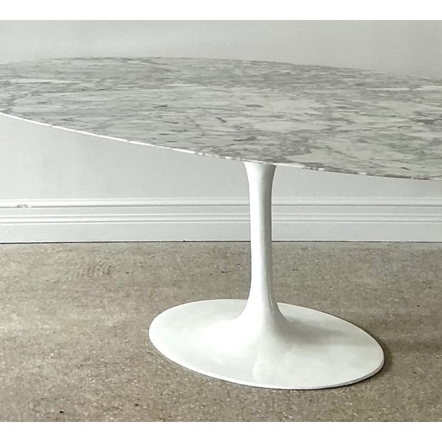 Late 20th Century Vintage Marble Tulip Dining Table After Saarinen For Sale - Image 5 of 12