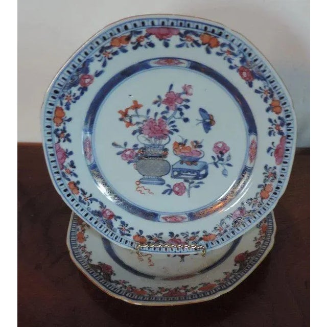18th Century Chinese Export Porcelain Famille Rose Octagonal Plates - A Pair For Sale In New York - Image 6 of 10