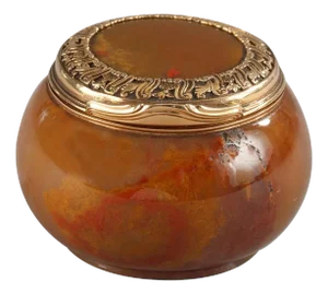 18th Century Gold-Mounted Agate Snuff Box
