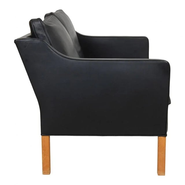 Two Seater 2322 Sofa in Black Bison and Oak by Børge Mogensen for Fredericia, 1890s For Sale - Image 6 of 9
