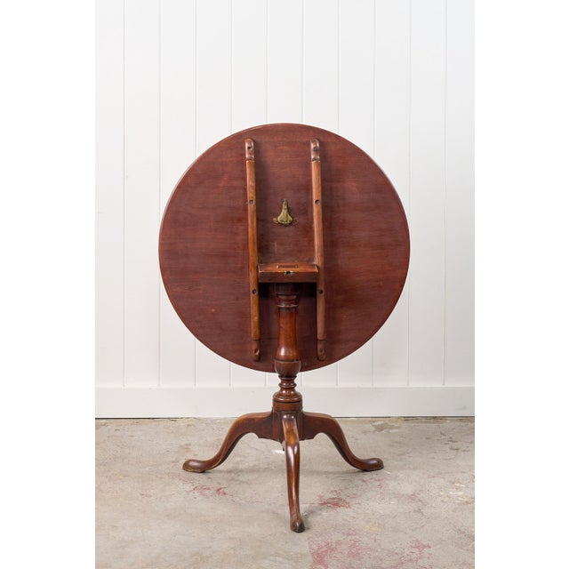 18th Century Georgian Pedestal Breakfast Table With Lip For Sale In Charleston - Image 6 of 8
