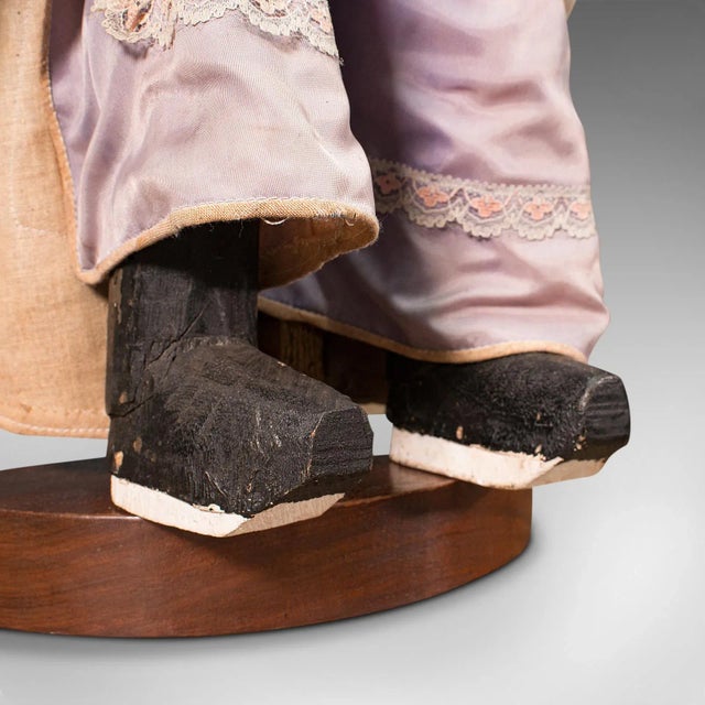 Green 1950s Large Pair of Vintage Oriental Opera Puppets For Sale - Image 8 of 13