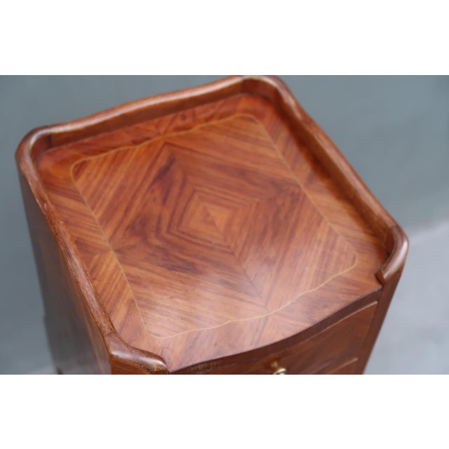 1930s Very Elegant Set of Two Narrow Rosewood French Louis XV Style Side Tables Nightstands. For Sale - Image 9 of 18