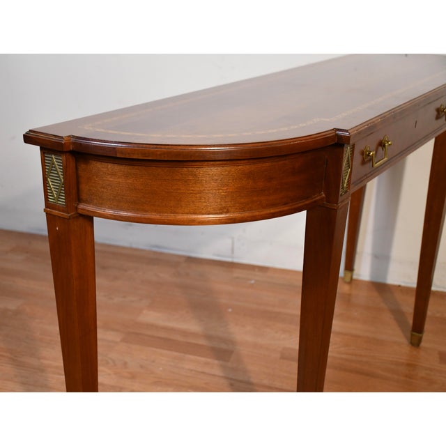 1970s Stickley English Traditional Cherry Satinwood Inlay Console Table Accent Table For Sale - Image 4 of 18