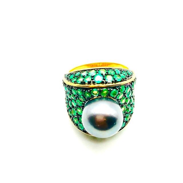 Bochic “Orient” Vintage Emerald & Tahiti Pearl Ring Set In 18K Gold & Silver For Sale - Image 10 of 11