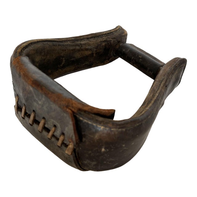 1940s Antique Western Leather Horse Saddle Stirrup, Single For Sale