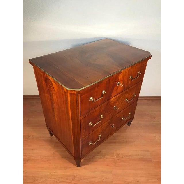 Antique Biedermeier Walnut Chest of Drawers, 1820s For Sale - Image 6 of 10