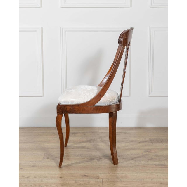 Set of Four 19th-Century Lombard Gondola Chairs in Carved Walnut For Sale - Image 12 of 13