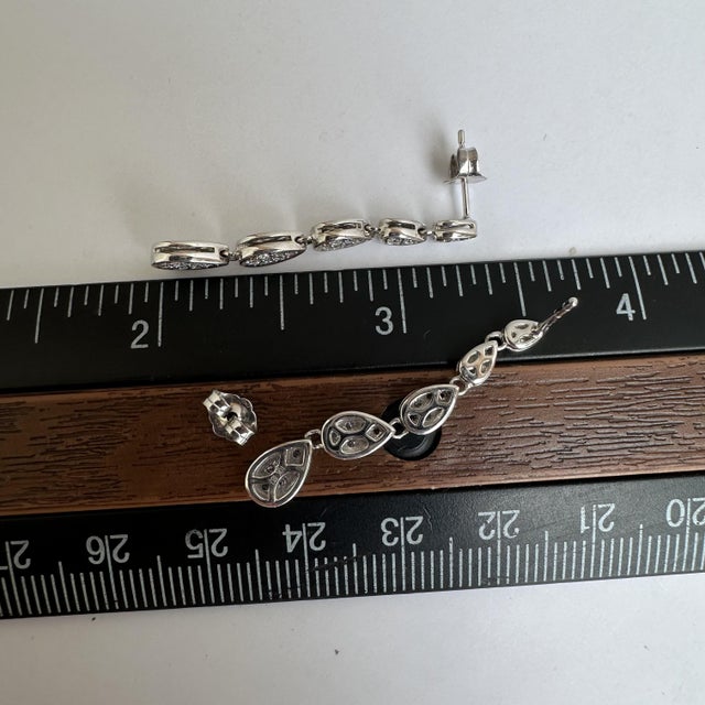 Exquisite 0.50ctw Natural Diamond Drop Earrings in 10kt White Gold, Gh Si, New, A Pair For Sale In New York - Image 6 of 6