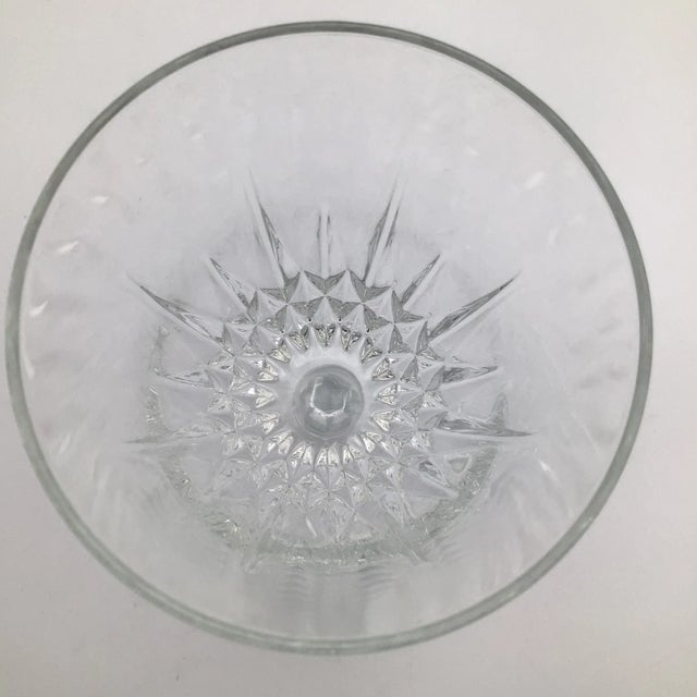 French Hexagon Stemmed Crystal Water Goblets-Set of 8 For Sale In Sacramento - Image 6 of 13