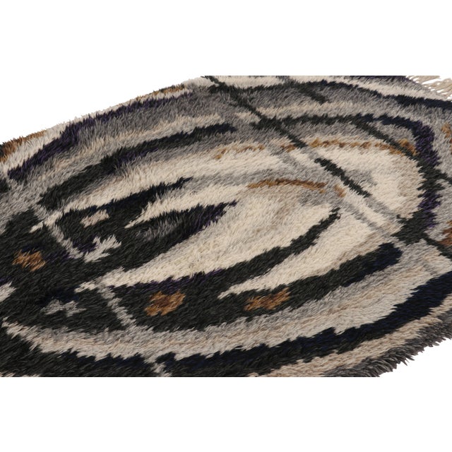 Vintage Swedish Rya Rug, Bold Scandinavian Gray Geometric Patterns - Rug & Kilim For Sale In New York - Image 6 of 7