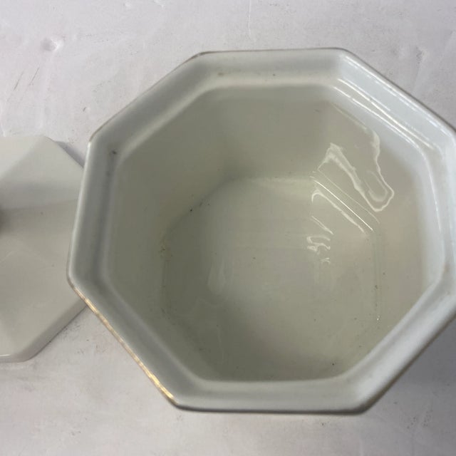 Ernest Sohn Octagonal Ceramic Box With Pineapple Finial For Sale In Miami - Image 6 of 9
