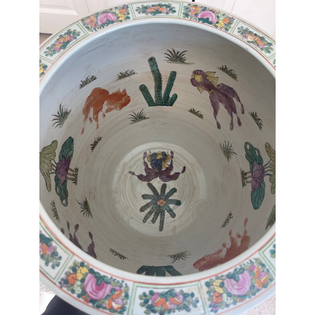 Late 20th Century Canton People Chinese Large Planter With Wooden Carved Stand For Sale In Boston - Image 6 of 13