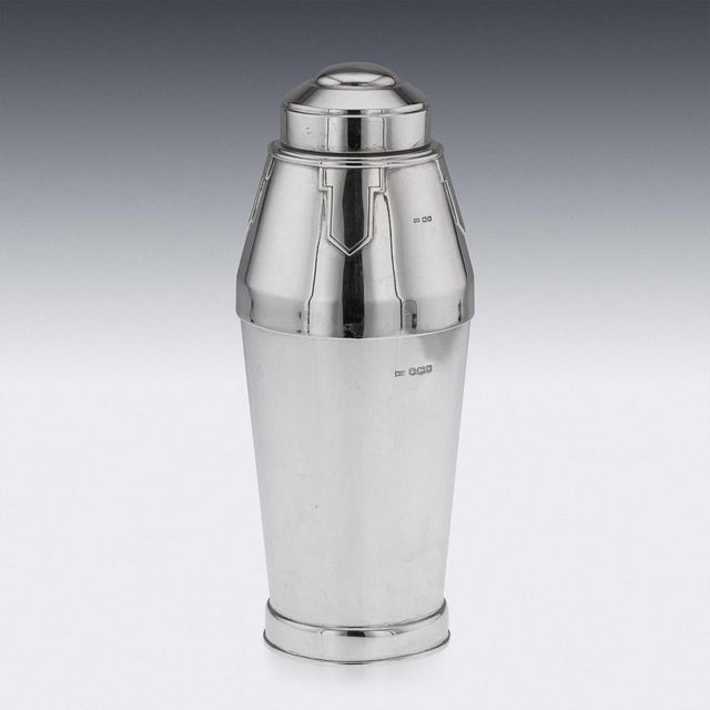 English Art Deco Silver Cocktail Shaker from Walker & Hall, 1939 For Sale - Image 13 of 16