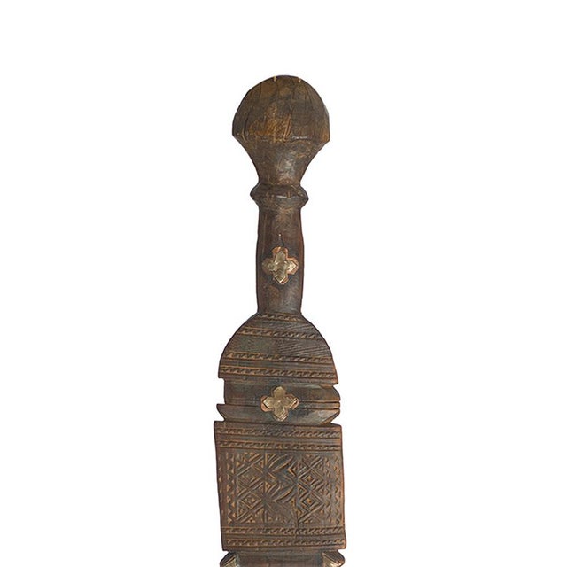 1990s Vintage Berber Hand-Carved Wooden Tent Peg Wall Sculpture, 1990s For Sale - Image 5 of 7